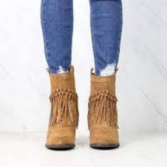 GENUINE SUEDE SBICCA VINTAGE COLLECTION FRINGE ANKLE BOOTIES LIKE NEW SIZE 8.5 - Picture 3 of 12
